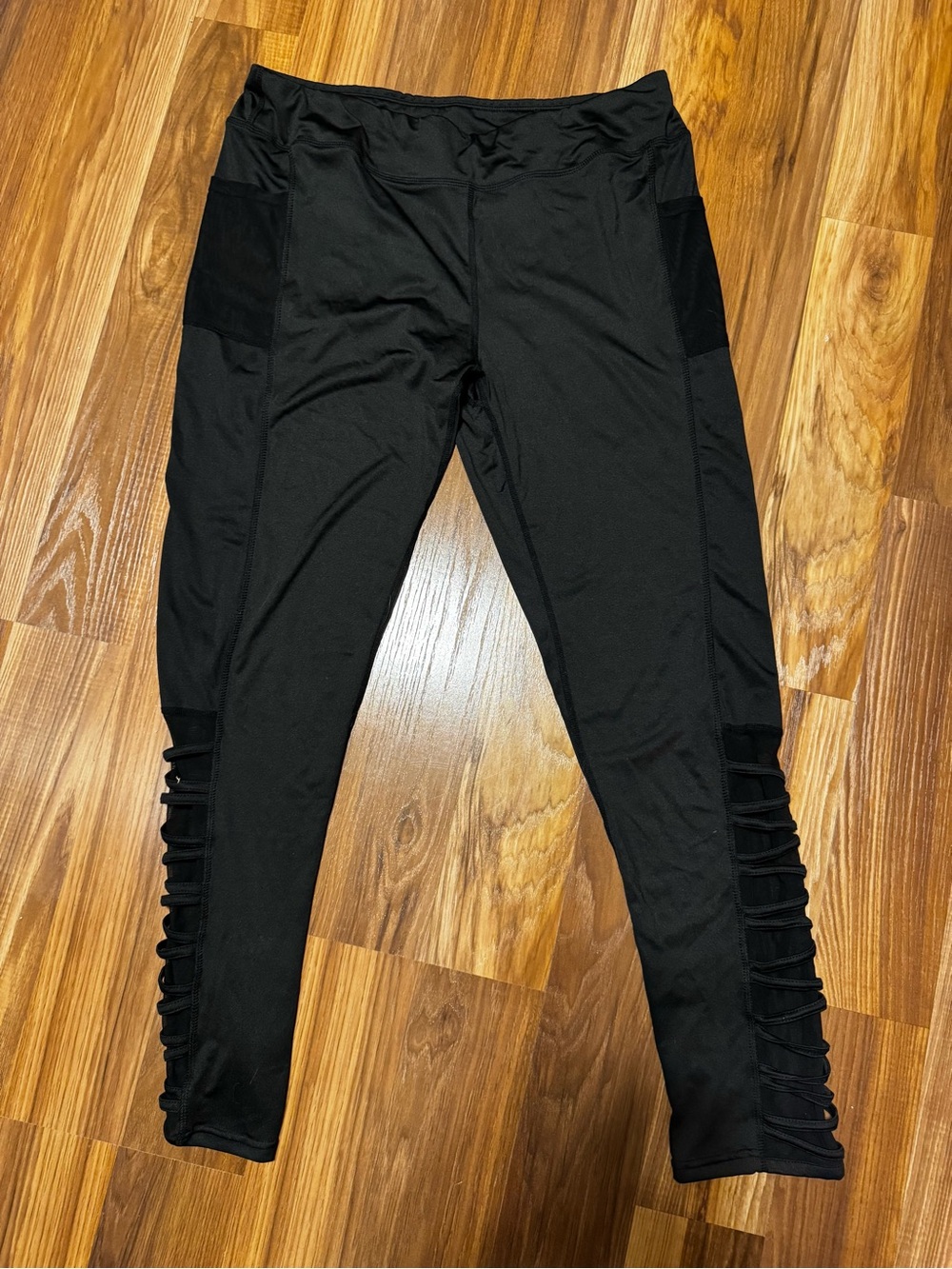 Zone Pro Black Activewear thick leggings with pockets & side accents 🥰♥️